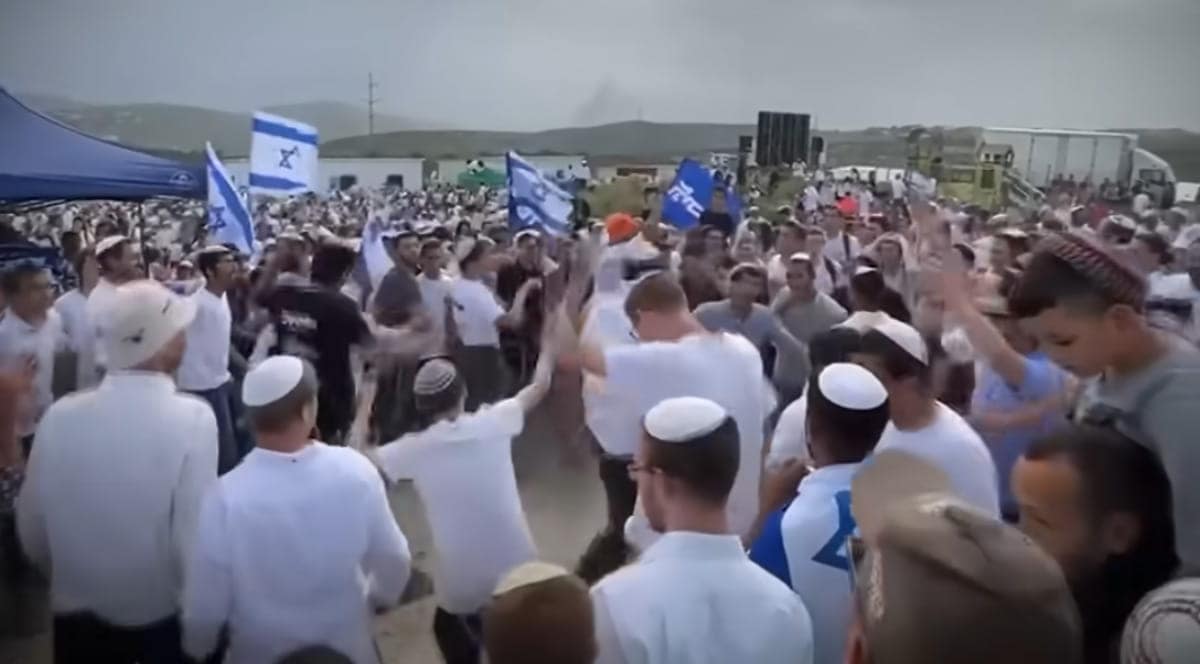 Pancartes 'No Israel', business illégaux, réseaux cachés: ce que personne n'ose dire