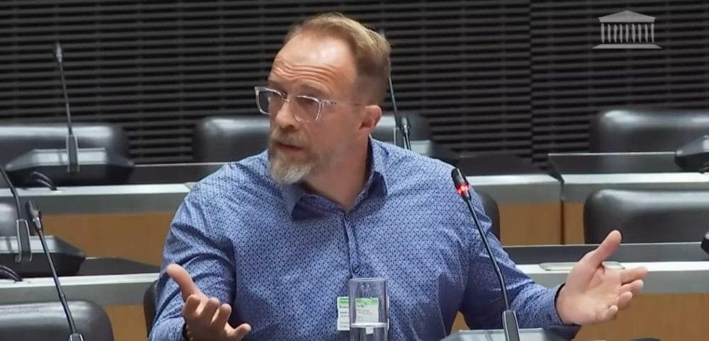 Violences policières et omerta: quand un flic français balance tout à l’Assemblée