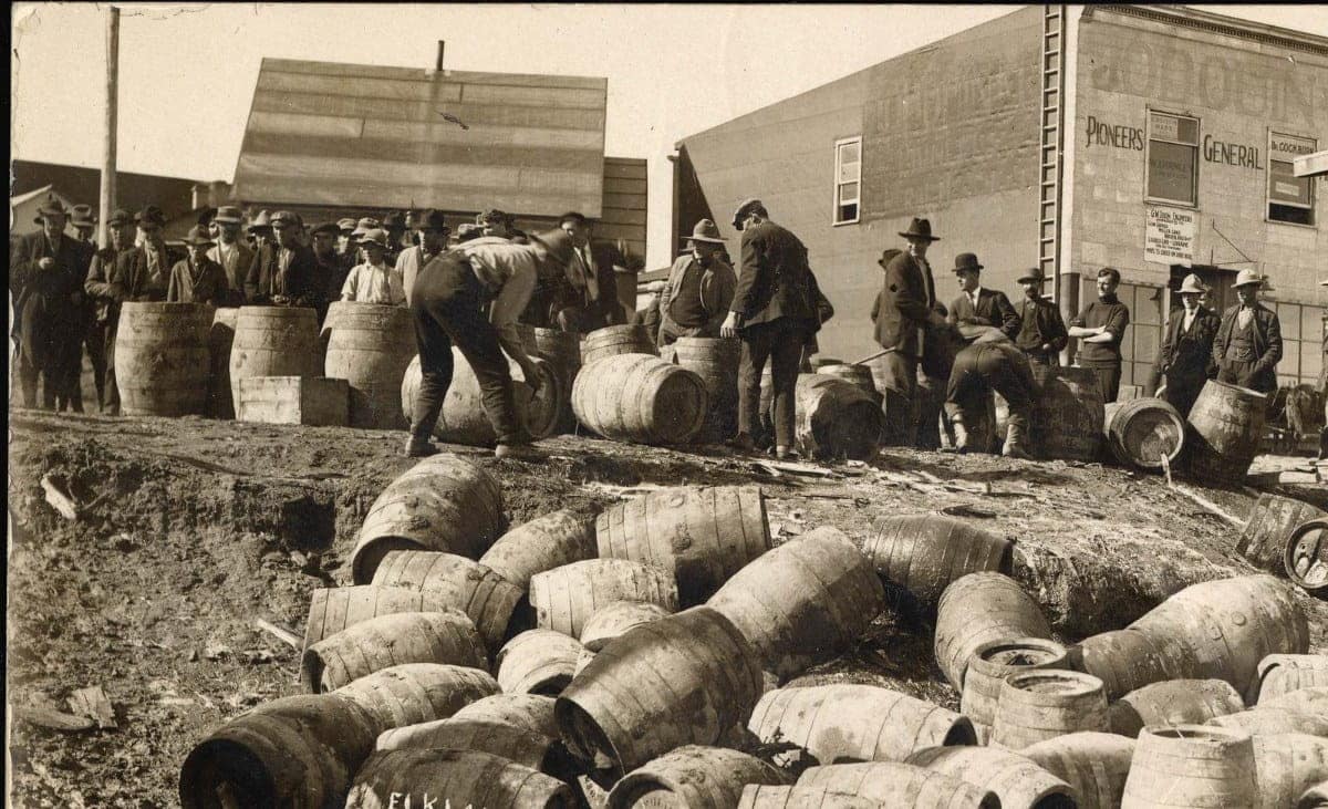 Prohibition toxique: quand le gouvernement américain a empoisonné l'alcool (1920–1933)