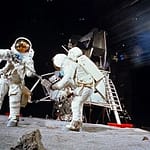 Alunissage: Le plus gros mensonge du XXe SIÈCLE ? Preuves accablantes et témoignages chocs Alunissage: Le plus gros mensonge du XXe SIÈCLE ? Preuves accablantes et témoignages chocs