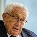 Henry Kissinger : Stratège de l’ombre ou architecte du Nouvel Ordre Mondial ? Henry Kissinger Stratège de l’ombre ou architecte du Nouvel Ordre Mondial