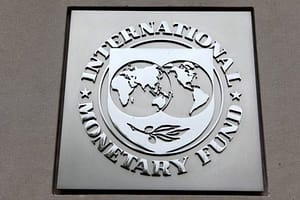 FMI sauveur des pays pauvres ou machine à les tenir en laisse